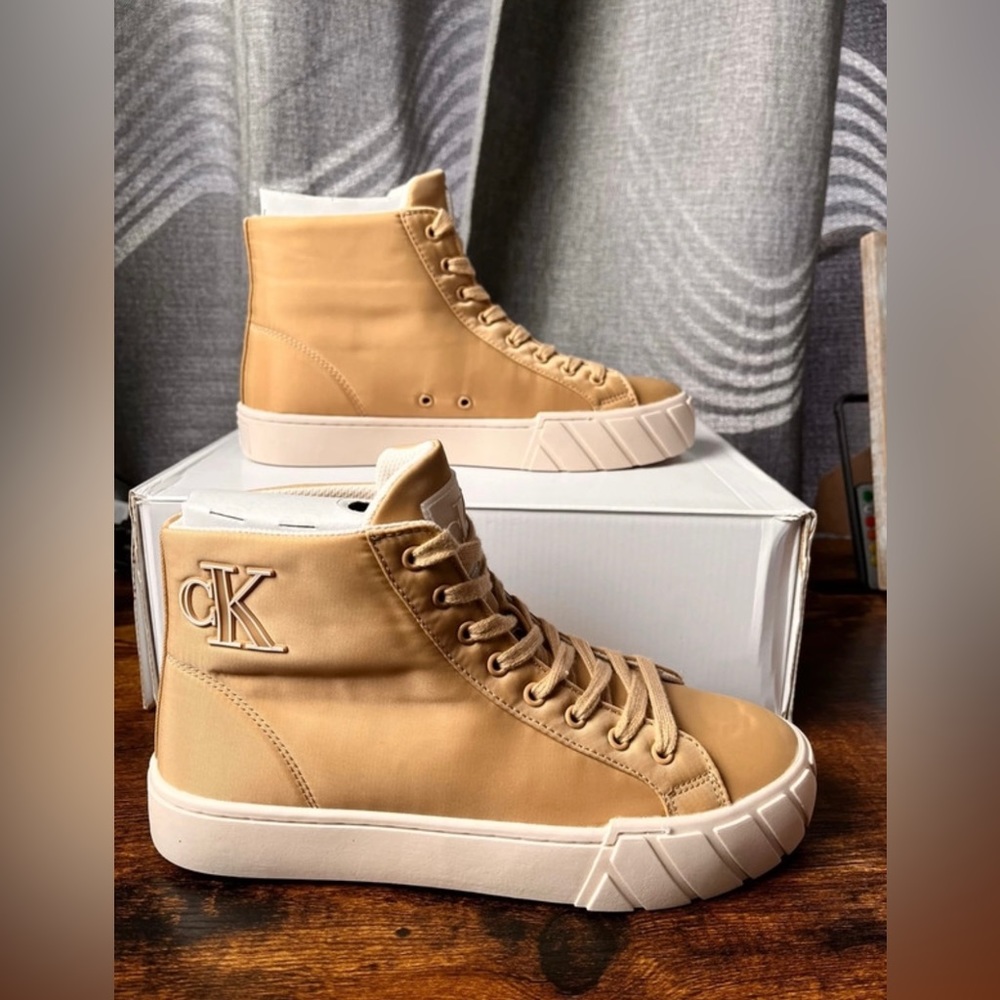 Calvin Klein Debz Women's Sneaker size 8.5